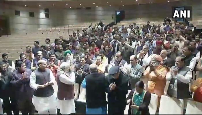 बीजेपी की संसदीय बैठक में केंद्रीय मंत्री कृष्णा राज की तबियत बिगड़ी, अस्पताल में भर्ती बीजेपी की संसदीय बैठक में केंद्रीय मंत्री कृष्णा राज की तबियत बिगड़ी, अस्पताल में भर्ती