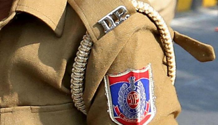 दिल्ली : 20 वर्षीय युवती से 5 'नाबालिगों' ने किया गैंगरेप, पुलिस ने हिरासत में लिया दिल्ली : 20 वर्षीय युवती से 5 'नाबालिगों' ने किया गैंगरेप, पुलिस ने हिरासत में लिया