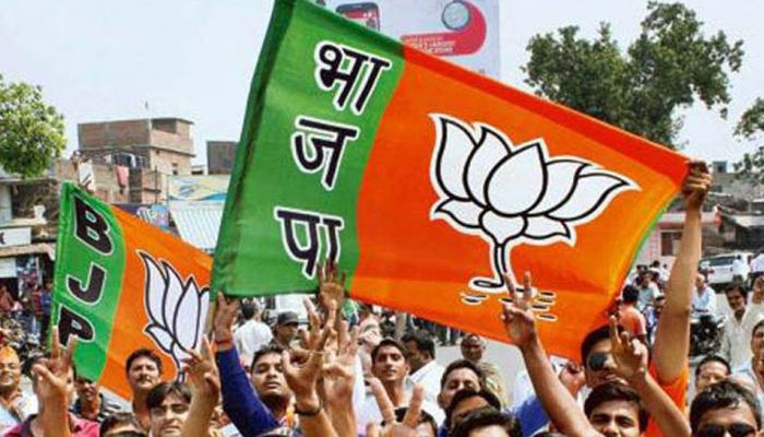 गुजरात में पूरा हुआ BJP का शतक, ऐसे बाहर आई पार्टी 99 के फेर से गुजरात में पूरा हुआ BJP का शतक, ऐसे बाहर आई पार्टी 99 के फेर से