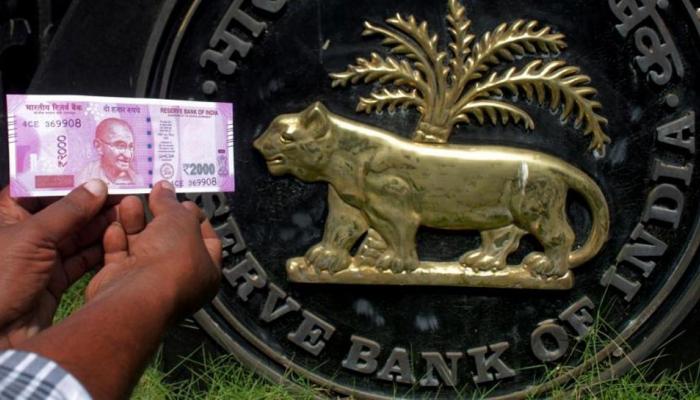 एनपीए 10000 अरब रुपए के पार, RBI ने मर्चेंट बैंकरों पर फोड़ा ठीकरा एनपीए 10000 अरब रुपए के पार, RBI ने मर्चेंट बैंकरों पर फोड़ा ठीकरा