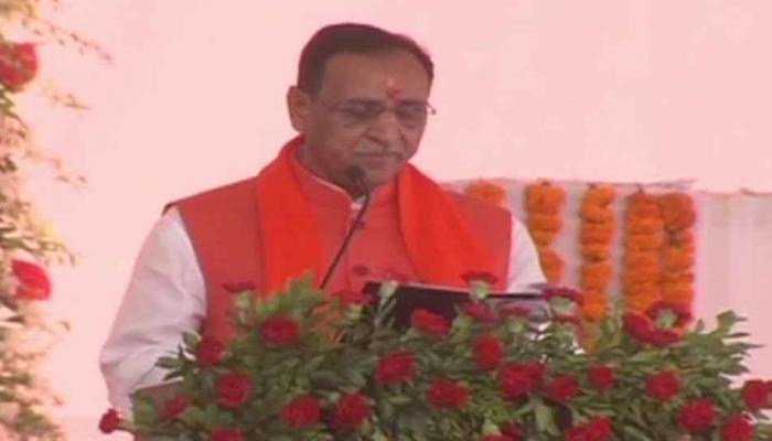 Gujarat: Vijay Rupani sworn in for the second time, see PICS Gujarat: Vijay Rupani sworn in for the second time, see PICS