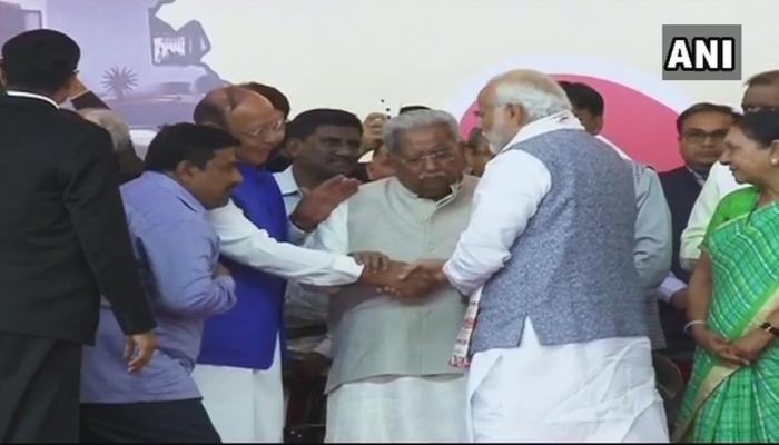 गुजरात: ये तीन पूर्व CM चुनाव में तो नहीं दिखे, लेकिन शपथ ग्रहण समारोह में मंच पर दिखे गुजरात: ये तीन पूर्व CM चुनाव में तो नहीं दिखे, लेकिन शपथ ग्रहण समारोह में मंच पर दिखे
