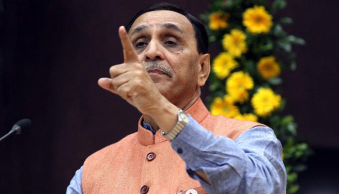 विजय रूपाणी ने तय समय से पहले शपथ लेकर सीएम योगी की तरह तोड़ा अंधविश्वास! विजय रूपाणी ने तय समय से पहले शपथ लेकर सीएम योगी की तरह तोड़ा अंधविश्वास!