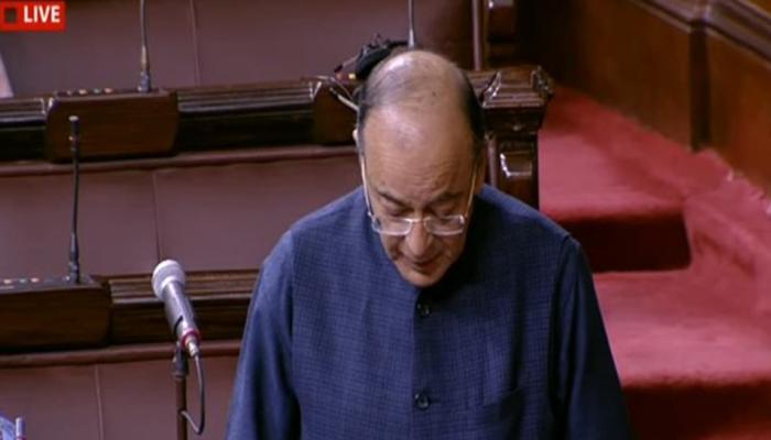 पीएम मोदी ने मनमोहन सिंह की राष्ट्र के लिए प्रतिबद्धता पर सवाल नहीं उठाए: अरुण जेटली पीएम मोदी ने मनमोहन सिंह की राष्ट्र के लिए प्रतिबद्धता पर सवाल नहीं उठाए: अरुण जेटली