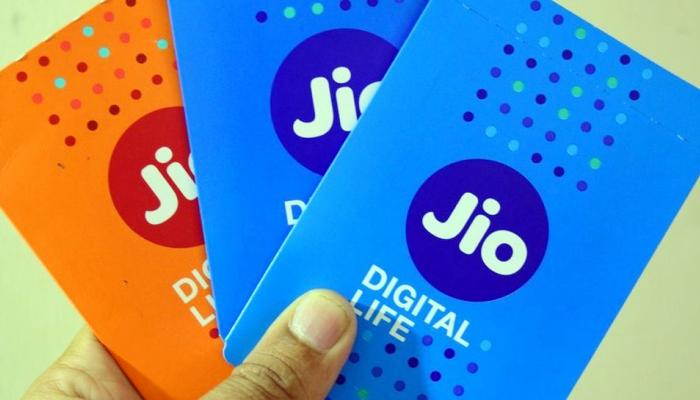 Jio सिम का कर रहे हैं इस्तेमाल, तो ये 5 जरूरी काम करना न भूलें Jio सिम का कर रहे हैं इस्तेमाल, तो ये 5 जरूरी काम करना न भूलें