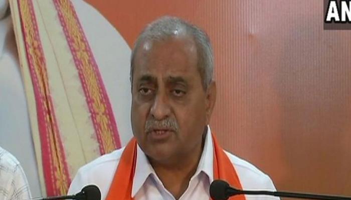 सामने आई नितिन पटेल की प्रतिक्रिया - कुछ विभागों की बात नहीं है, आत्मसम्मान का मामला है सामने आई नितिन पटेल की प्रतिक्रिया - कुछ विभागों की बात नहीं है, आत्मसम्मान का मामला है