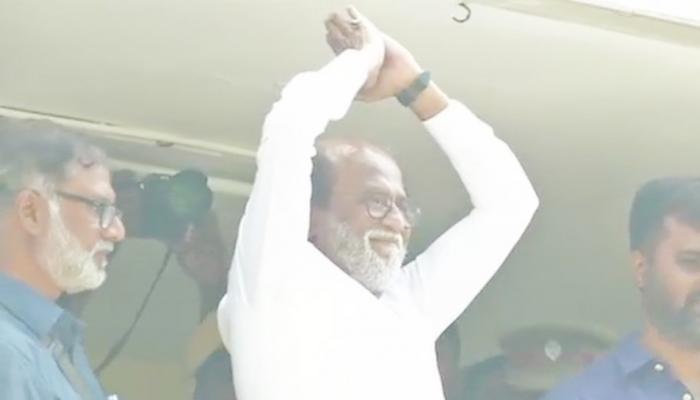 रजनीकांत ने की राजनीति में धमाकेदार इंट्री, ट्विटर पर कर रहे हैं ट्रेंड रजनीकांत ने की राजनीति में धमाकेदार इंट्री, ट्विटर पर कर रहे हैं ट्रेंड