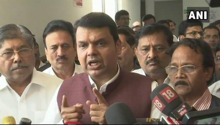 भीमा-कोरेगांव हिंसक झड़प मामला : न्यायिक जांच के आदेश, मृतक के परिवार को 10 लाख मुआवजे की घोषणा भीमा-कोरेगांव हिंसक झड़प मामला : न्यायिक जांच के आदेश, मृतक के परिवार को 10 लाख मुआवजे की घोषणा