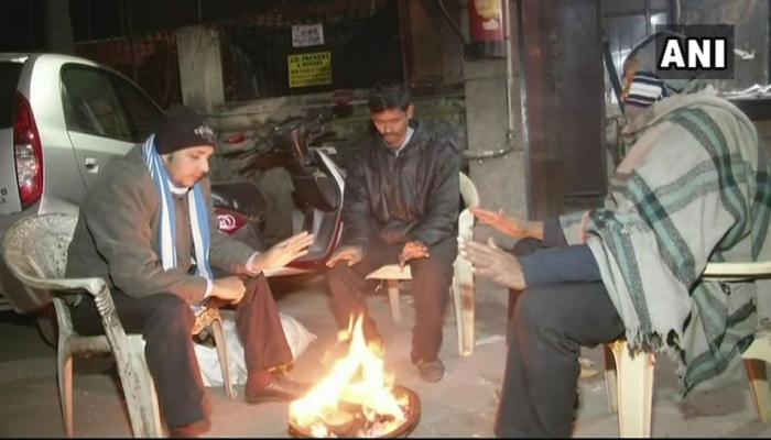 ठंड से कांपा उत्तर भारत, कोहरे के कारण 18 ट्रेनें कैंसिल, 17 उड़ानें प्रभावित ठंड से कांपा उत्तर भारत, कोहरे के कारण 18 ट्रेनें कैंसिल, 17 उड़ानें प्रभावित