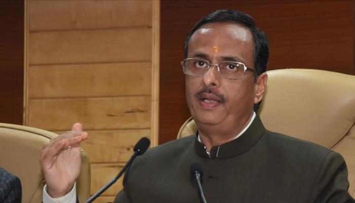 EVM पर सवाल उठाने वालों को सता रहा है 2019 के लोकसभा चुनाव में हार का डर : दिनेश शर्मा EVM पर सवाल उठाने वालों को सता रहा है 2019 के लोकसभा चुनाव में हार का डर : दिनेश शर्मा