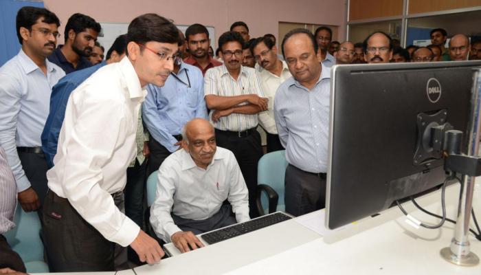 ISRO के इतिहास रचने में रामपुर के इस वैज्ञानिक का बड़ा हाथ, पूरा देश कर रहा सलाम ISRO के इतिहास रचने में रामपुर के इस वैज्ञानिक का बड़ा हाथ, पूरा देश कर रहा सलाम