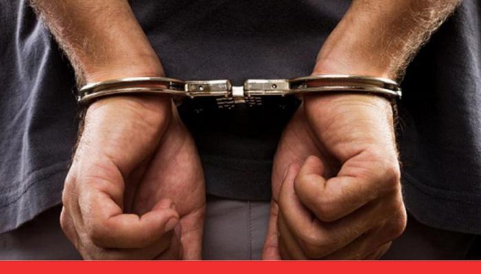 महाराष्ट्र: स्पा सेंटर में चल रहा था सेक्स रैकेट, पुलिस ने ग्राहक बनकर किया खुलासा महाराष्ट्र: स्पा सेंटर में चल रहा था सेक्स रैकेट, पुलिस ने ग्राहक बनकर किया खुलासा