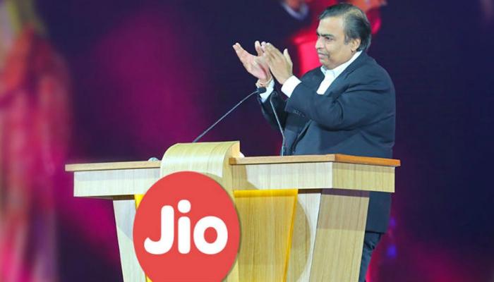 JIO को लेकर आई बड़ी खबर, सिर्फ 4 महीने में जियो यूजर्स को मिली ये 'खुशी' JIO को लेकर आई बड़ी खबर, सिर्फ 4 महीने में जियो यूजर्स को मिली ये 'खुशी'