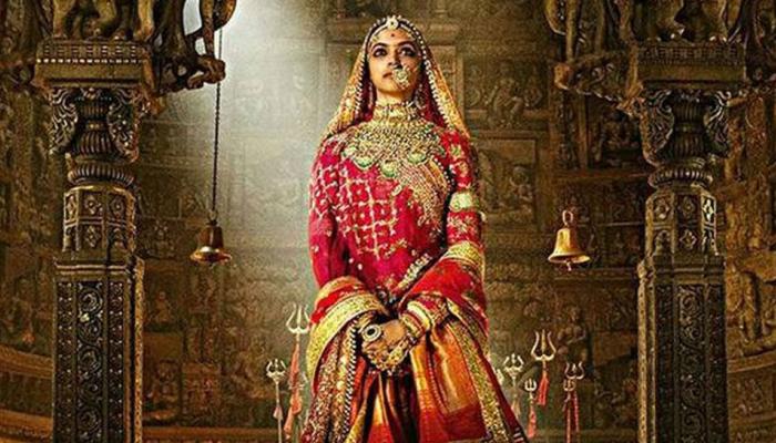 BOX OFFICE पर सुपरहिट है 'पद्मावत', 4 दिन में किया धमाकेदार कलेक्शन BOX OFFICE पर सुपरहिट है 'पद्मावत', 4 दिन में किया धमाकेदार कलेक्शन