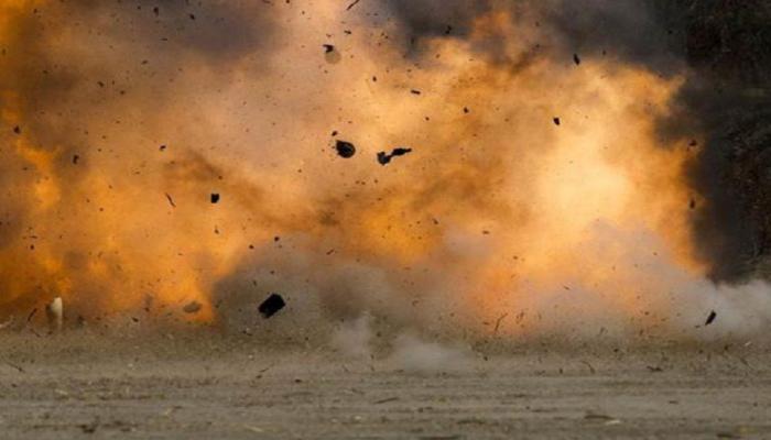 पाकिस्तान: बारूदी सुरंग विस्फोट में सात की मौत, मरने वालों में पांच महिलाएं शामिल पाकिस्तान: बारूदी सुरंग विस्फोट में सात की मौत, मरने वालों में पांच महिलाएं शामिल