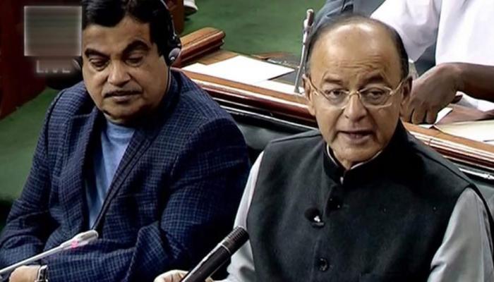 जेटली का बजट भाषण खत्म होते ही वित्त मंत्रालय से 'दौड़' पड़े ये 100 से ज्यादा लोग, जानें क्यों जेटली का बजट भाषण खत्म होते ही वित्त मंत्रालय से 'दौड़' पड़े ये 100 से ज्यादा लोग, जानें क्यों