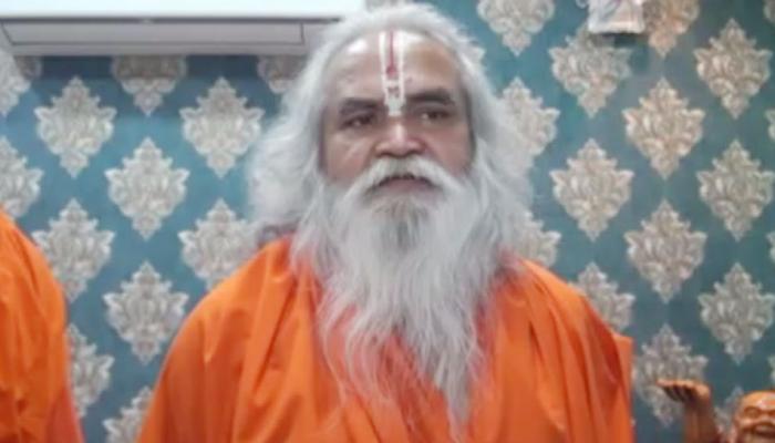 वेदांती महराज ने घोषित की राम मंदिर निर्माण की तारीख, राम के ननिहाल में किया 'कारसेवा' का आह्वान वेदांती महराज ने घोषित की राम मंदिर निर्माण की तारीख, राम के ननिहाल में किया 'कारसेवा' का आह्वान