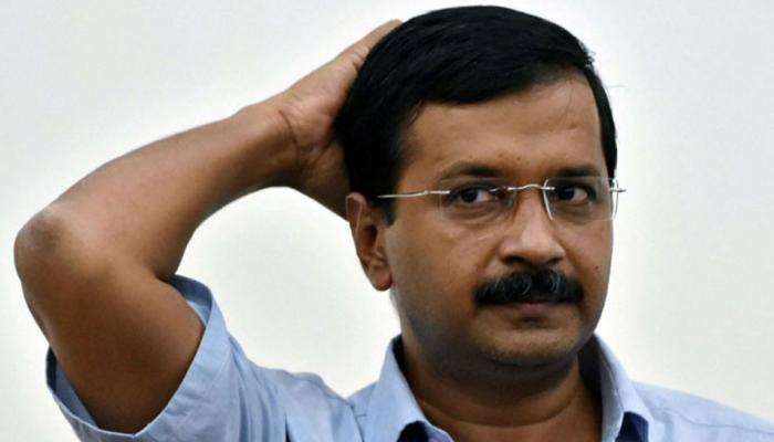 मानहानि मामला: राम जेठमलानी के बाद इस वकील ने भी कहा, 'नहीं लडूंगा केजरीवाल का केस' मानहानि मामला: राम जेठमलानी के बाद इस वकील ने भी कहा, 'नहीं लडूंगा केजरीवाल का केस'