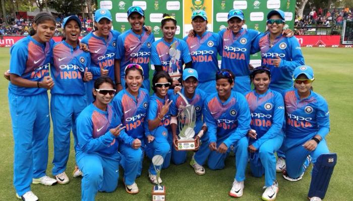 INDvsSA : महिला टीम इंडिया ने रचा इतिहास, अफ्रीका में दो सीरीज जीतने वाली पहली टीम INDvsSA : महिला टीम इंडिया ने रचा इतिहास, अफ्रीका में दो सीरीज जीतने वाली पहली टीम