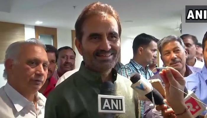 राजीव शुक्ला नहीं, नारायण भाई राठवा को ही राज्यसभा भेजेगी कांग्रेस: शक्ति सिंह गोहिल राजीव शुक्ला नहीं, नारायण भाई राठवा को ही राज्यसभा भेजेगी कांग्रेस: शक्ति सिंह गोहिल