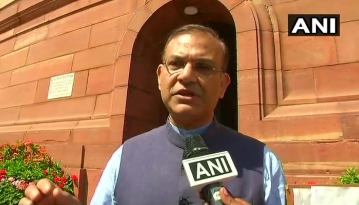 इंडिगो और गो एयर विमानों के खराब इंजनों को लेकर सरकार चिंतित : जयंत सिन्हा इंडिगो और गो एयर विमानों के खराब इंजनों को लेकर सरकार चिंतित : जयंत सिन्हा
