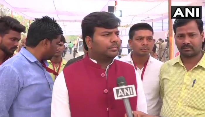 वोटों की गिणती शुरू होते ही बोले सपा प्रत्याशी प्रवीण निषाद, EVM में छेड़छाड़ करके मुझे हराया जाएगा वोटों की गिणती शुरू होते ही बोले सपा प्रत्याशी प्रवीण निषाद, EVM में छेड़छाड़ करके मुझे हराया जाएगा
