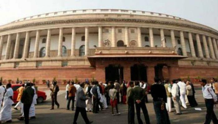 वरुण गांधी का सुझाव- सांसदों का वेतन तय करने के लिए बाहरी संस्था की आवश्यकता वरुण गांधी का सुझाव- सांसदों का वेतन तय करने के लिए बाहरी संस्था की आवश्यकता
