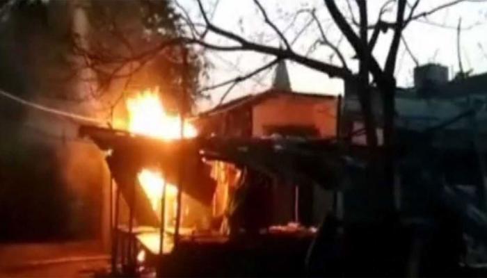 औरंगाबादः दंगाइयों को देखते ही गोली मारने के आदेश, रामनवमी के जुलूस के दौरान भड़की थी हिंसा औरंगाबादः दंगाइयों को देखते ही गोली मारने के आदेश, रामनवमी के जुलूस के दौरान भड़की थी हिंसा
