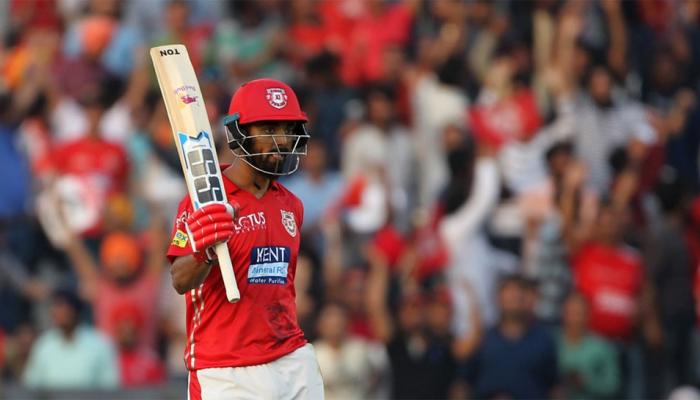 क्रिस गेल की राह चला विराट कोहली का 'फेवरेट', देखिए IPL में की चौकों-छक्कों की बारिश क्रिस गेल की राह चला विराट कोहली का 'फेवरेट', देखिए IPL में की चौकों-छक्कों की बारिश