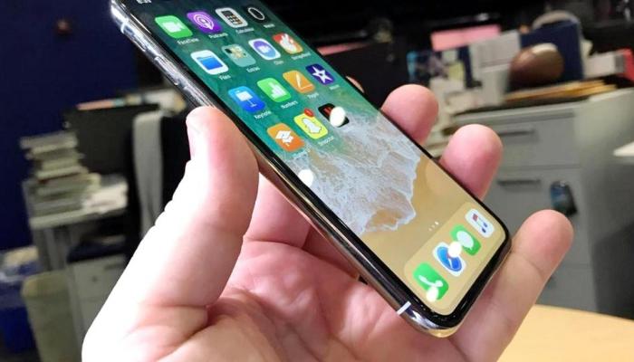 बंद हो जाएगा Apple का iPhone X, खरीदने से पहले पढ़ लीजिए यह खबर! बंद हो जाएगा Apple का iPhone X, खरीदने से पहले पढ़ लीजिए यह खबर!
