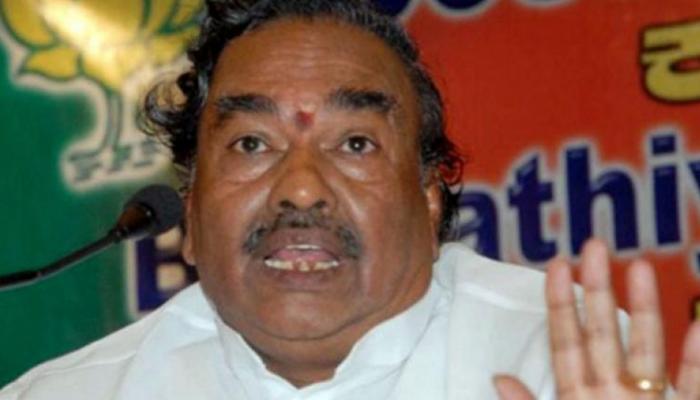 कर्नाटक चुनाव: कांग्रेस के 'लिंगायत दांव' को 'गौरक्षा कार्ड' से काटेगी बीजेपी? कर्नाटक चुनाव: कांग्रेस के 'लिंगायत दांव' को 'गौरक्षा कार्ड' से काटेगी बीजेपी?