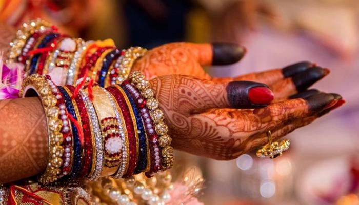 पाकिस्तान में बैसाखी मनाने गई भारतीय सिख महिला ने लाहौर में किया निकाह, इस्लाम कबूला: रिपोर्ट पाकिस्तान में बैसाखी मनाने गई भारतीय सिख महिला ने लाहौर में किया निकाह, इस्लाम कबूला: रिपोर्ट