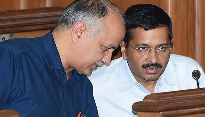 AAP की रणनीति : केंद्र पर हमलों की कमान सिसोदिया ने संभाली, केजरीवाल हटे पीछे AAP की रणनीति : केंद्र पर हमलों की कमान सिसोदिया ने संभाली, केजरीवाल हटे पीछे