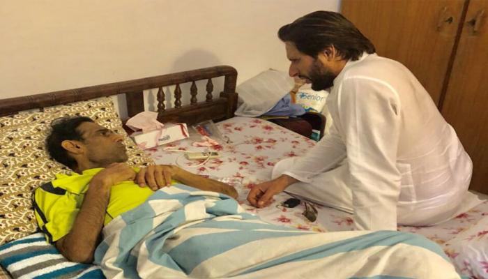 VIDEO: पाकिस्तान के हॉकी लीजेंड भारत में ढूंढ रहे हैं दिल, सुषमा स्वराज से मांगी मदद VIDEO: पाकिस्तान के हॉकी लीजेंड भारत में ढूंढ रहे हैं दिल, सुषमा स्वराज से मांगी मदद