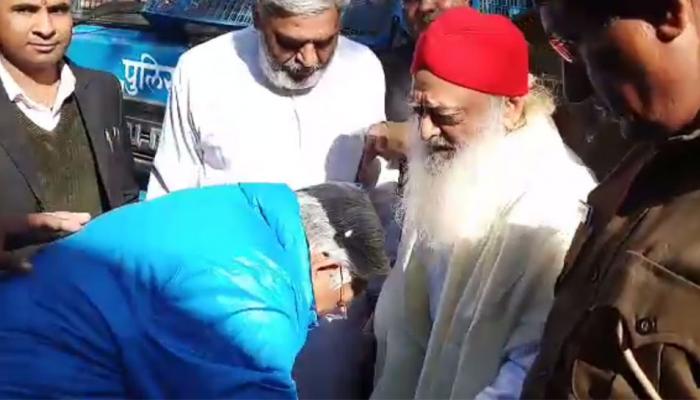 आसाराम के बाद अब यह शख्स संभाल रहा 400 आश्रमों का नेटवर्क और 40 स्कूल आसाराम के बाद अब यह शख्स संभाल रहा 400 आश्रमों का नेटवर्क और 40 स्कूल
