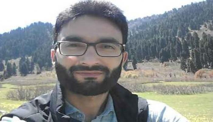 शोपियां एनकाउंटर : आतंकी निकला कश्मीर यूनिवर्सिटी का प्रोफेसर, दो दिन पहले हिजबुल में हुआ था शामिल शोपियां एनकाउंटर : आतंकी निकला कश्मीर यूनिवर्सिटी का प्रोफेसर, दो दिन पहले हिजबुल में हुआ था शामिल