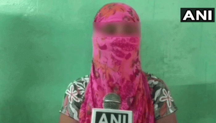 उन्नाव गैंगरेप केस: पीड़िता बोली- 'कुलदीप सेंगर को होनी चाहिए मौत की सजा' उन्नाव गैंगरेप केस: पीड़िता बोली- 'कुलदीप सेंगर को होनी चाहिए मौत की सजा'