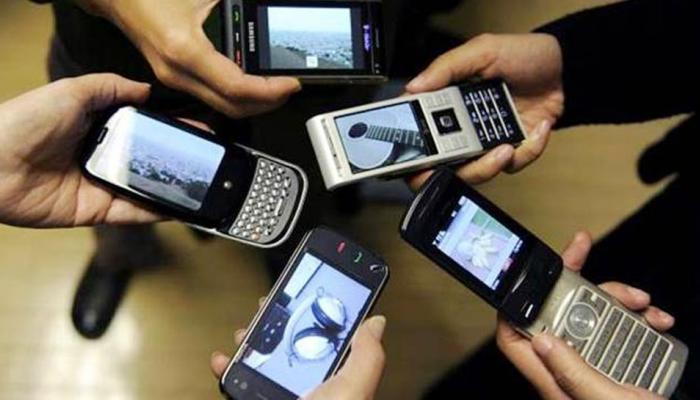 मोबाइल चोरी या गुम होने पर करें 14422 पर कॉल, पता लग जाएगा कहां है आपका फोन मोबाइल चोरी या गुम होने पर करें 14422 पर कॉल, पता लग जाएगा कहां है आपका फोन