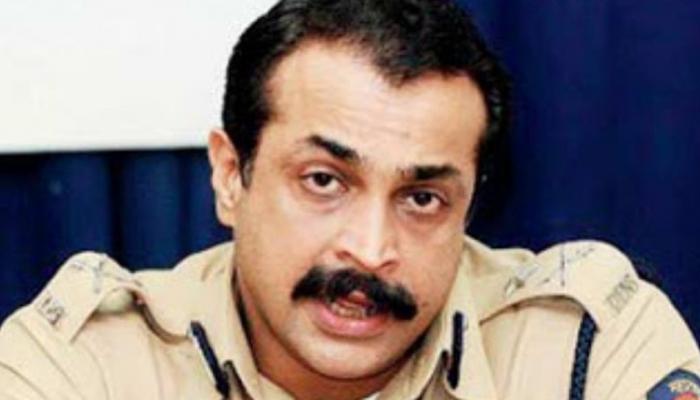 IPS हिमांशु रॉय ने की खुदकुशी, डॉक्टर ने बताया- खुद को मुंह में मारी थी गोली IPS हिमांशु रॉय ने की खुदकुशी, डॉक्टर ने बताया- खुद को मुंह में मारी थी गोली