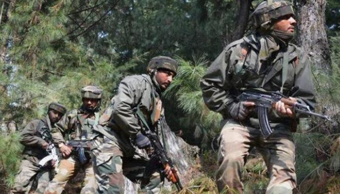 जम्मू कश्मीर: सीमा पार से 4-5 आतंकियों ने की घुसपैठ, LoC पर हाई अलर्ट जम्मू कश्मीर: सीमा पार से 4-5 आतंकियों ने की घुसपैठ, LoC पर हाई अलर्ट