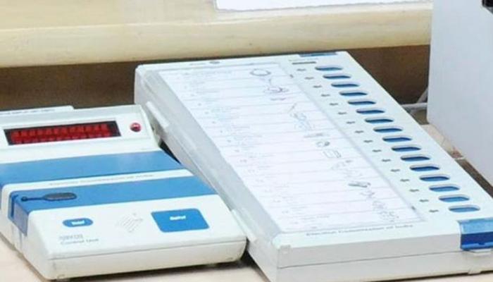 कर्नाटक : कांग्रेस की हार के बाद कहीं फिर न गर्मा जाए EVM का मुद्दा, जानें कहानी कर्नाटक : कांग्रेस की हार के बाद कहीं फिर न गर्मा जाए EVM का मुद्दा, जानें कहानी