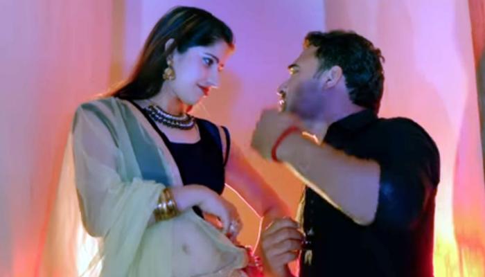 VIRAL VIDEO: जब जीजा ने साली से कहा-तुम्हें दिलाऊंगा झुनझुना, फिर... VIRAL VIDEO: जब जीजा ने साली से कहा-तुम्हें दिलाऊंगा झुनझुना, फिर...