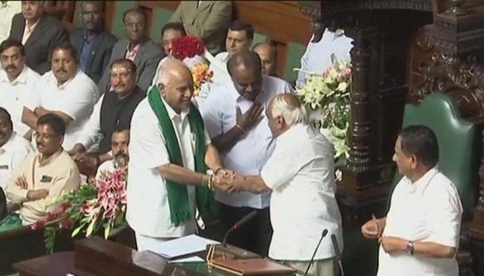 कर्नाटक LIVE : सीएम कुमारस्वामी ने विधानसभा में पेश किया विश्वासमत कर्नाटक LIVE : सीएम कुमारस्वामी ने विधानसभा में पेश किया विश्वासमत