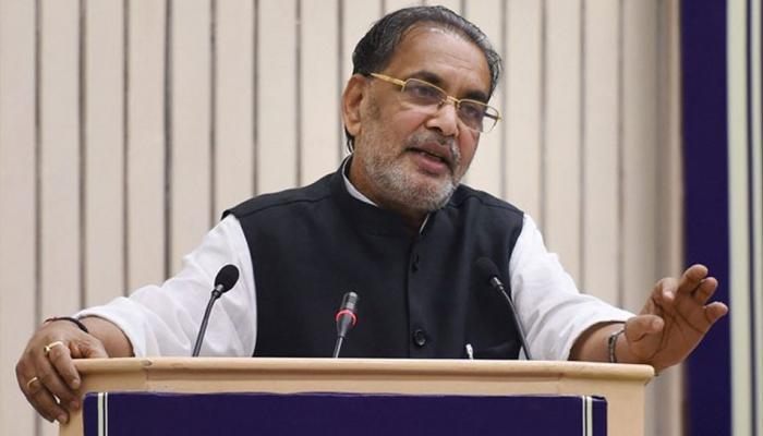 कृषि मंत्री राधामोहन सिंह का बेतुका बयान, 'मीडिया में आने के लिए प्रदर्शन करते हैं किसान' कृषि मंत्री राधामोहन सिंह का बेतुका बयान, 'मीडिया में आने के लिए प्रदर्शन करते हैं किसान'