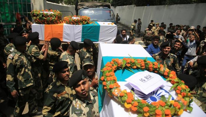 पाकिस्तानी रॉकेटों से दहला जम्मू का शमा चाक; गांववालों ने पहली बार देखा मिसाइल हमला पाकिस्तानी रॉकेटों से दहला जम्मू का शमा चाक; गांववालों ने पहली बार देखा मिसाइल हमला