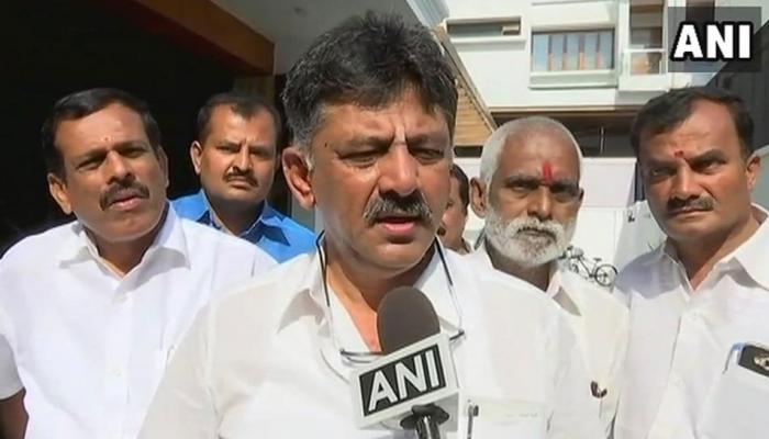 कर्नाटक में आज होगा मंत्रिमंडल का गठन, डीके शिवकुमार बनेंगे कैबिनेट मंत्री कर्नाटक में आज होगा मंत्रिमंडल का गठन, डीके शिवकुमार बनेंगे कैबिनेट मंत्री