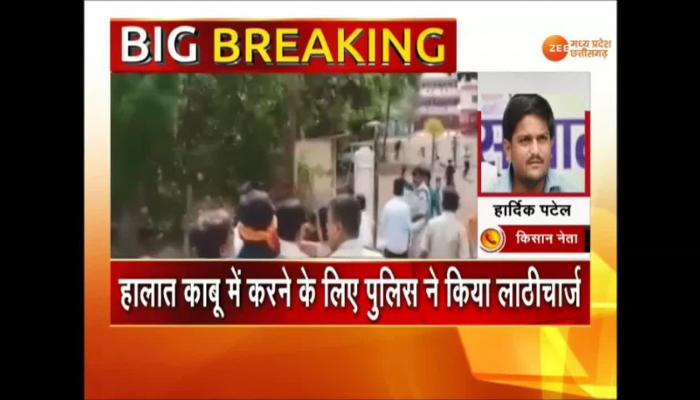 VIDEO: Egg and stones thrown on Hardik Patel's car in Jabalpur VIDEO: Egg and stones thrown on Hardik Patel's car in Jabalpur