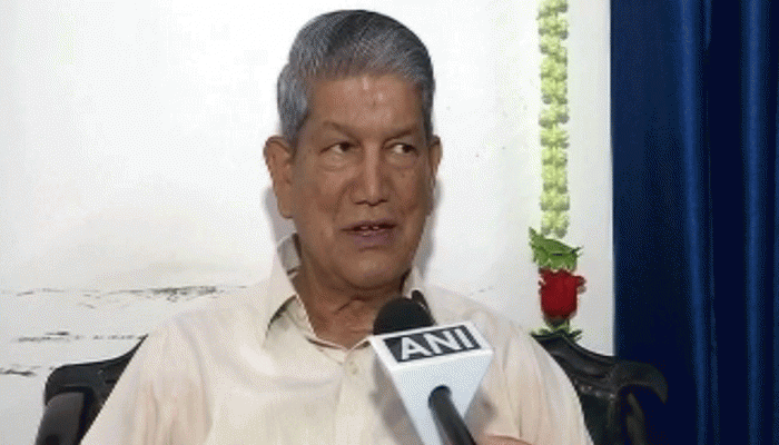 प्रणब मुखर्जी पर हरीश रावत ने साधा निशाना, बोले- 'संघ की सोच स्वीकार नहीं' प्रणब मुखर्जी पर हरीश रावत ने साधा निशाना, बोले- 'संघ की सोच स्वीकार नहीं'
