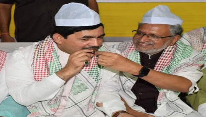 सुशील मोदी ने दावत-ए-इफ्तार पर कहा, धर्म-संप्रदायों के लोग मिलजुल करें देश का विकास सुशील मोदी ने दावत-ए-इफ्तार पर कहा, धर्म-संप्रदायों के लोग मिलजुल करें देश का विकास