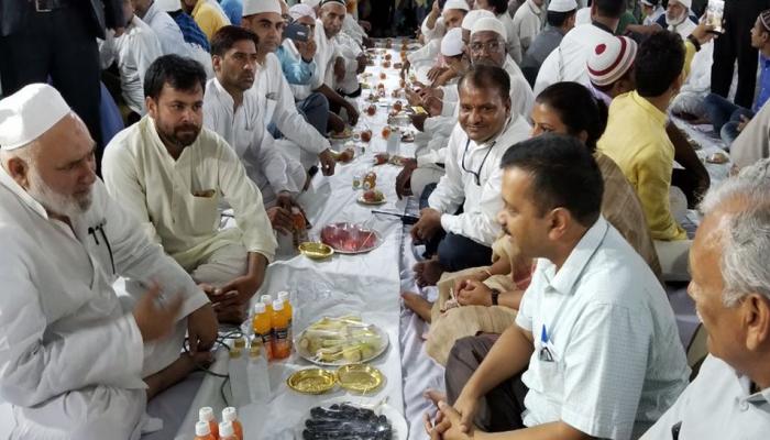 दिल्ली विधानसभा के अध्यक्ष ने दी इफ्तार पार्टी, उपराज्यपाल को नहीं दिया न्योता दिल्ली विधानसभा के अध्यक्ष ने दी इफ्तार पार्टी, उपराज्यपाल को नहीं दिया न्योता